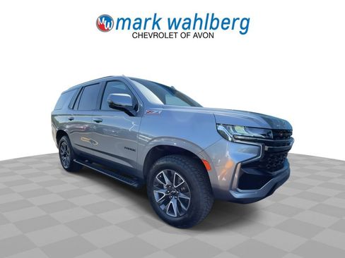 Used 2021 Chevrolet Tahoe Z71 w/ Luxury Package AWD/4WD image 2