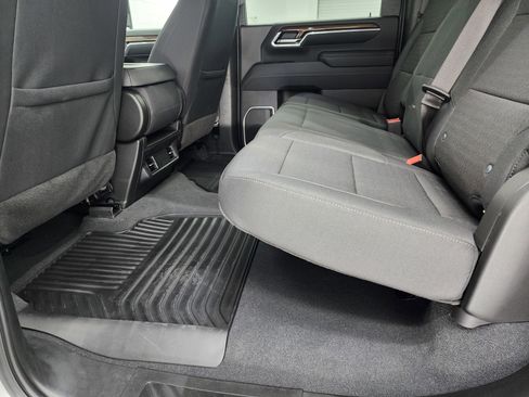 Used 2024 Chevrolet Silverado 2500 LT image 9