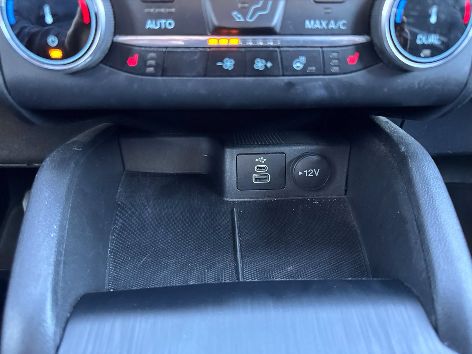 Used 2025 Ford Escape ST-Line Select AWD/4WD image 21