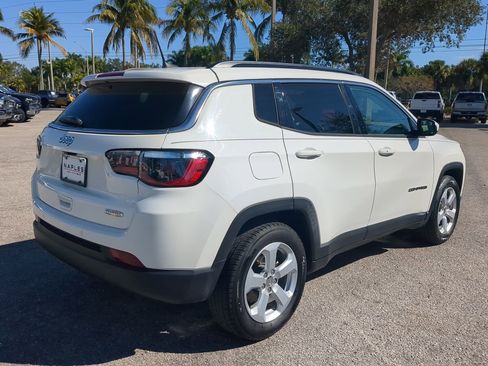 Used 2021 Jeep Compass Latitude w/ Driver Assistance Group image 5