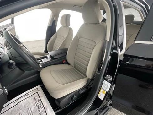 Used 2022 Ford Escape SE w/ SE Sport Appearance Package image 33