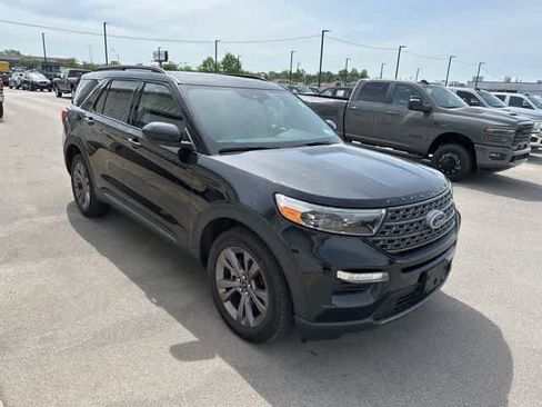 Used 2022 Ford Explorer XLT w/ Equipment Group 202A AWD/4WD image 20