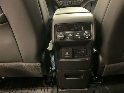 Used 2021 GMC Acadia Denali w/ Denali Ultimate Package image 35