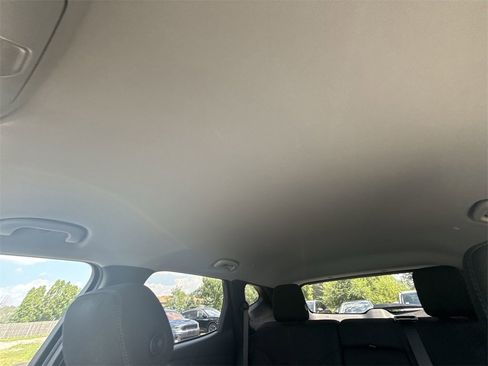 Used 2019 Chevrolet Blazer LT image 16