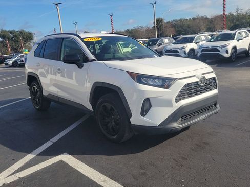 Used 2019 Toyota RAV4 LE image 2