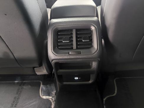 Used 2023 Volkswagen Taos SE image 34