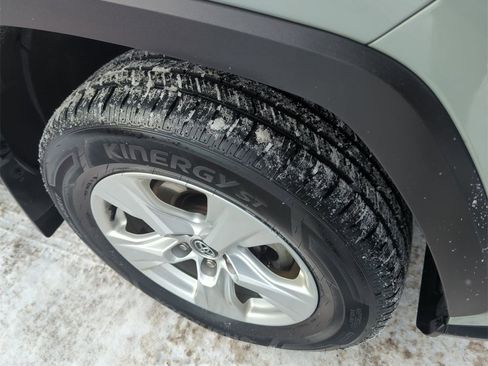 Used 2020 Toyota RAV4 XLE w/ Convenience Package image 16