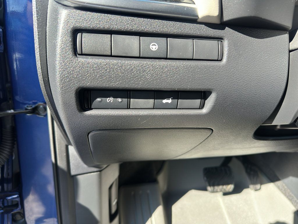 Used 2022 Nissan Rogue SL w/ SL Premium Package AWD/4WD image 17