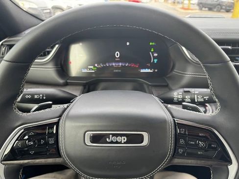 Certified 2023 Jeep Grand Cherokee Overland image 23