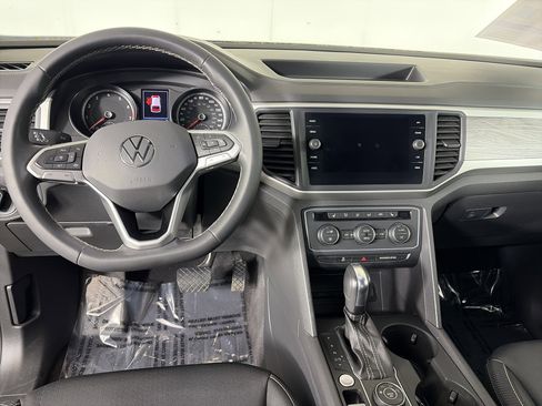 Used 2021 Volkswagen Atlas Cross Sport SE w/ Cross Sport MDO Package image 3