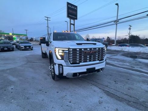 Certified 2025 GMC Sierra 3500 Denali w/ Denali Reserve Package image 3