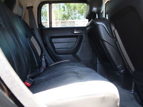 Used 2007 HUMMER H3 w/ Chrome Appearance Package AWD/4WD image 14