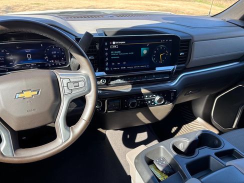 Used 2025 Chevrolet Silverado 1500 LT image 23