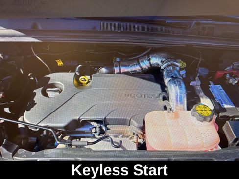 Used 2022 Chevrolet Trax LT w/ LT Convenience Package image 7