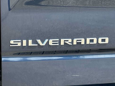 Used 2022 Chevrolet Silverado 1500 LT Trail Boss w/ Safety Package AWD/4WD image 13