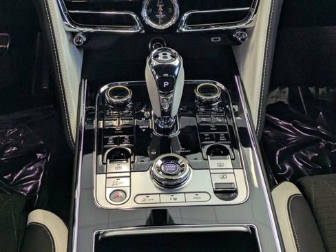 Used 2023 Bentley Flying Spur W12 image 14