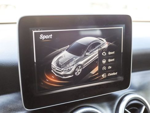 Used 2018 Mercedes-Benz CLA 250 4MATIC image 33