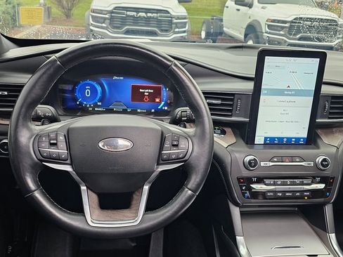 Used 2020 Ford Explorer Platinum w/ Premium Technology Package image 36