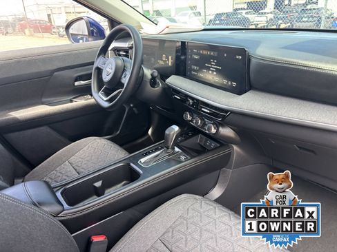 Used 2025 Nissan Kicks SV AWD/4WD image 13