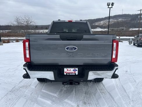 Used 2024 Ford F250 XLT image 4