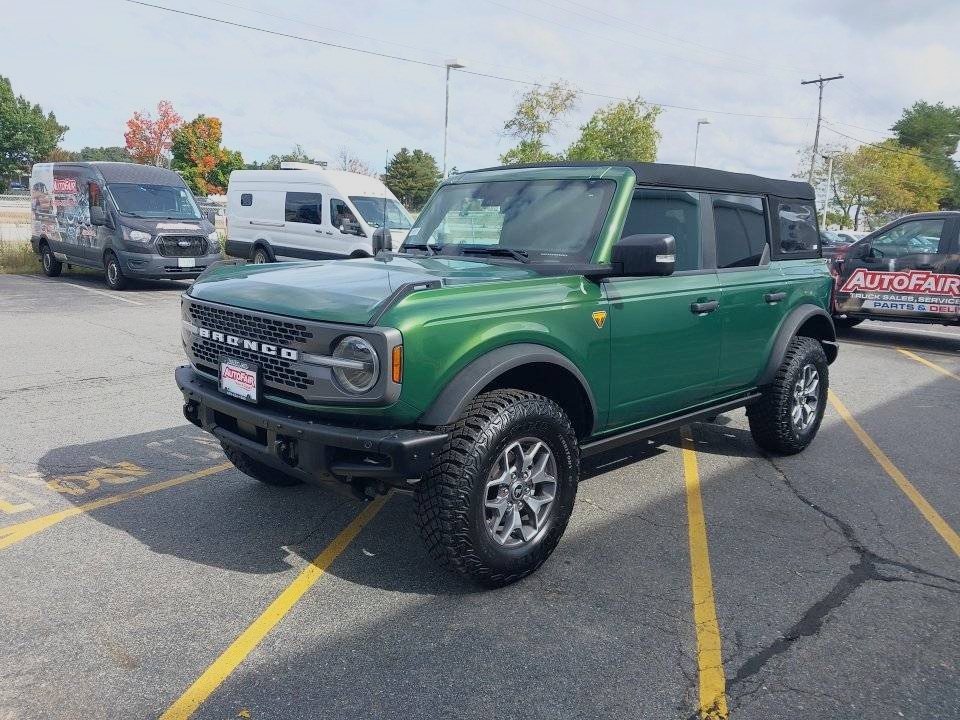 Certified 2025 Ford Bronco Badlands AWD/4WD image 4