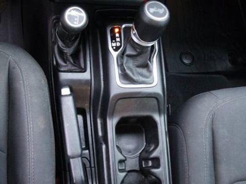 Used 2021 Jeep Wrangler Unlimited Sport image 23