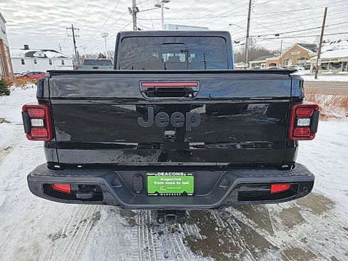 Certified 2023 Jeep Gladiator Overland image 13