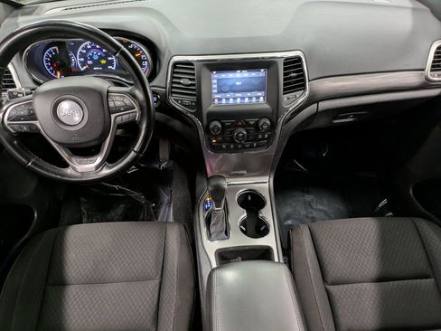 Used 2021 Jeep Grand Cherokee Laredo image 23