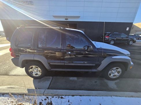 Used 2007 Jeep Liberty Sport image 17