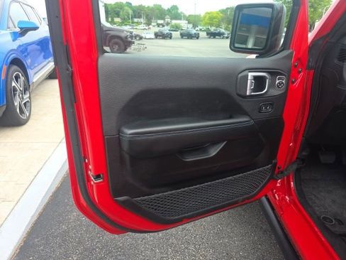 Used 2024 Jeep Wrangler Unlimited Rubicon 4xe AWD/4WD image 16