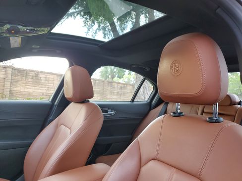 Used 2022 Alfa Romeo Giulia Ti image 21