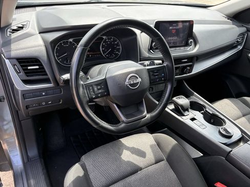Used 2025 Nissan Rogue SV AWD/4WD image 14