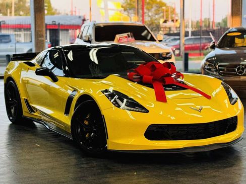 Used 2016 Chevrolet Corvette Z06 w/ 3LZ Preferred Equipment Group RWD image 3