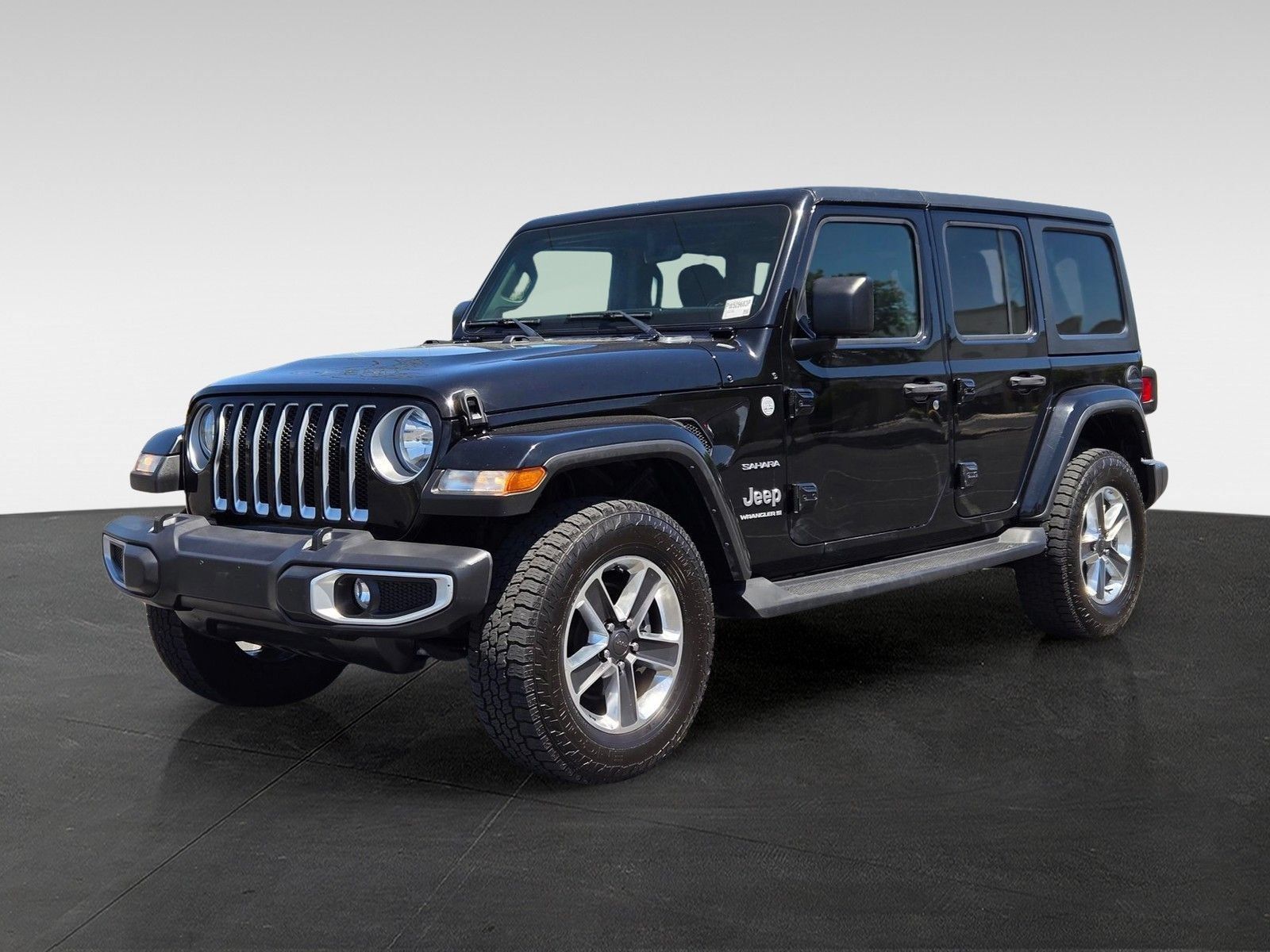 Used 2023 Jeep Wrangler Unlimited Sahara w/ Cold Weather Group AWD/4WD image 9