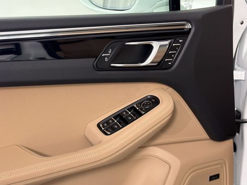 New 2026 Porsche Macan AWD/4WD image 13