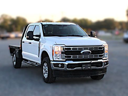 Used 2023 Ford F350 XLT w/ FX4 Off-Road Package AWD/4WD image 3