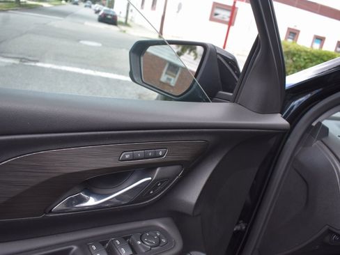 Used 2023 GMC Terrain SLT image 13