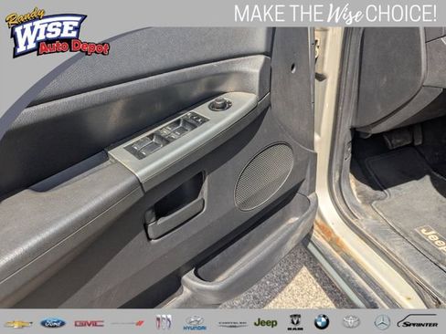 Used 2008 Jeep Grand Cherokee Laredo AWD/4WD image 10