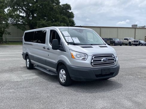 Used 2018 Ford Transit 350 XLT RWD image 2