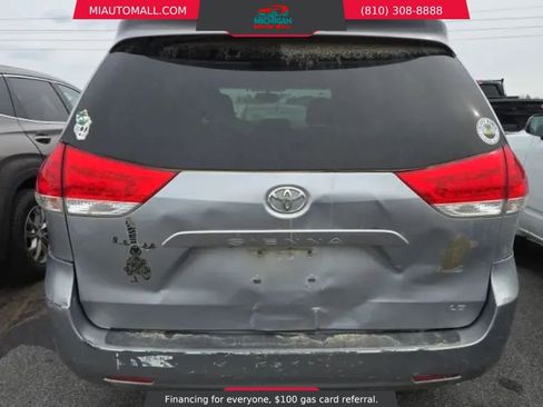 Used 2011 Toyota Sienna LE FWD image 5
