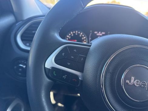 Used 2020 Jeep Renegade Latitude image 12