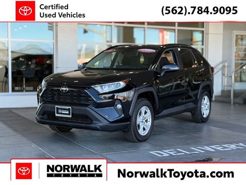Used 2019 Toyota RAV4 XLE image 1