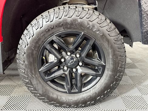 Used 2021 Chevrolet Silverado 1500 Custom Trail Boss w/ LPO, Dark Essentials Package AWD/4WD image 27