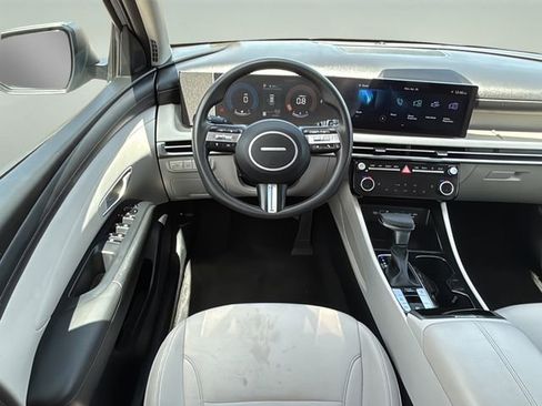 Used 2025 Hyundai Tucson SEL FWD image 15