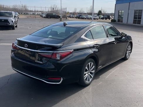 Used 2021 Lexus ES 300h w/ Premium Package image 3