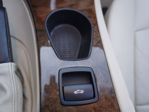 Used 2009 BMW 328i Convertible image 19
