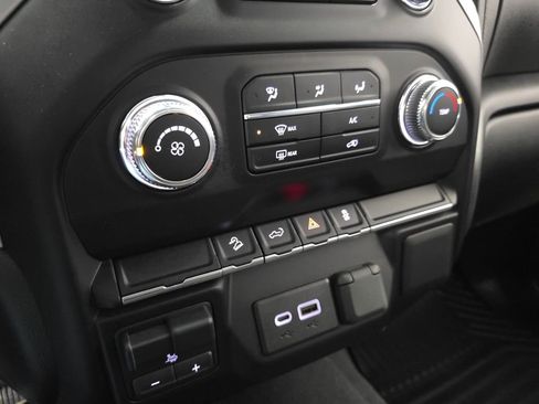 Used 2023 GMC Sierra 3500 SLE w/ Gooseneck/5TH Wheel Package image 20