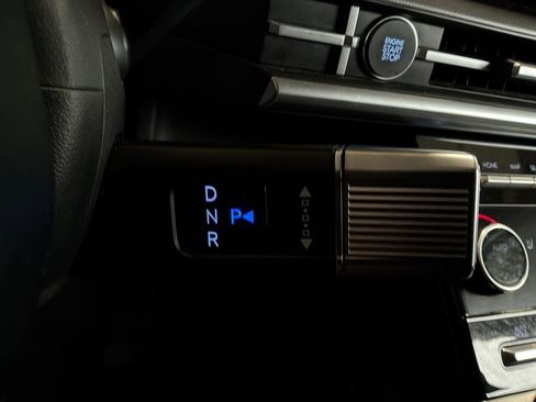 Used 2025 Hyundai Santa Fe SEL FWD image 39