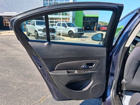 Used 2013 Chevrolet Cruze LT FWD image 16