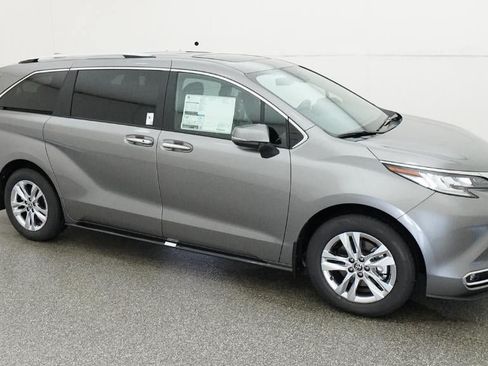 New 2026 Toyota Sienna Limited FWD image 12